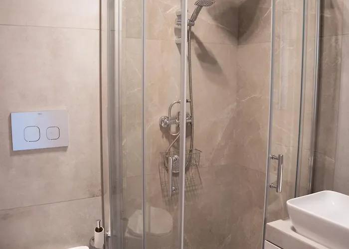 מלון דירות 20 3*